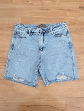 Judy Blue High Waist Distressed Denim Shorts Light Wash Bermudas Size XL